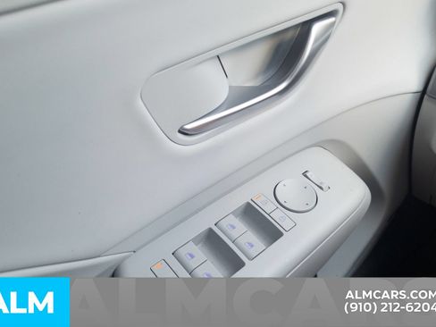 Used 2024 Hyundai Kona Limited FWD image 17