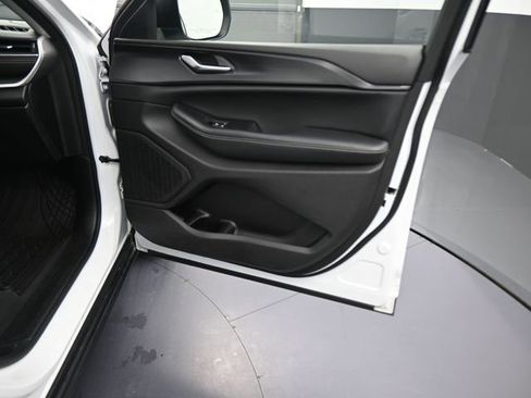 Used 2023 Jeep Grand Cherokee L Laredo RWD image 24