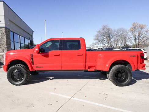 Used 2026 Ford F450 Lariat w/ FX4 Off-Road Package image 5
