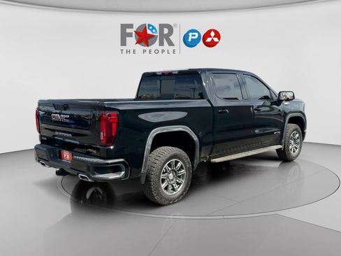Used 2024 GMC Sierra 1500 AT4 w/ Technology Package image 5