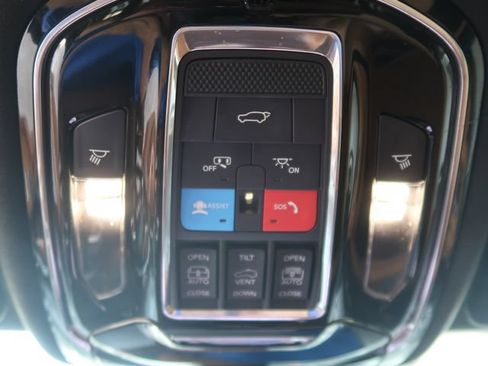 Used 2022 Jeep Grand Cherokee Summit AWD/4WD image 33
