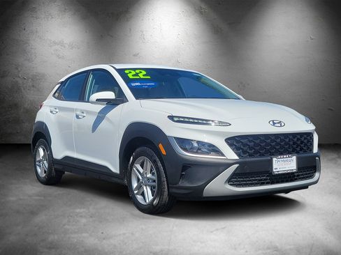 Certified 2022 Hyundai Kona SE FWD image 2