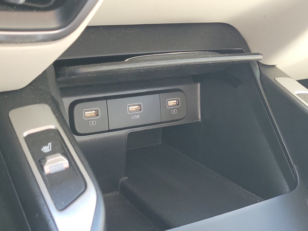 Certified 2022 Kia Sorento S FWD image 18