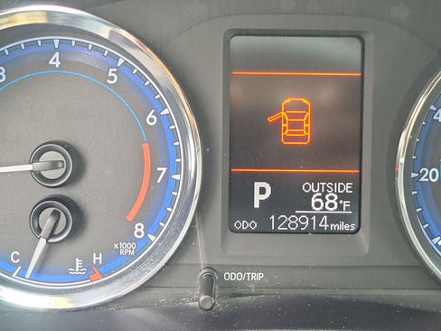 Used 2017 Toyota Corolla LE w/ Carpet Mat Package (TMS) image 22