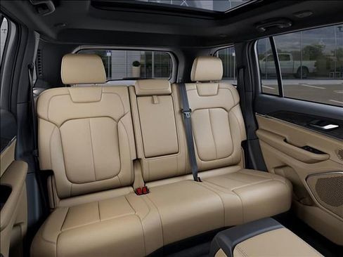 New 2026 Jeep Grand Cherokee Limited w/ Limited Altitude Package AWD/4WD image 15