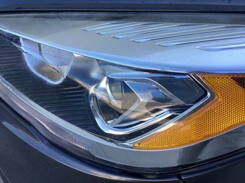 Used 2019 Ford Escape SEL image 5