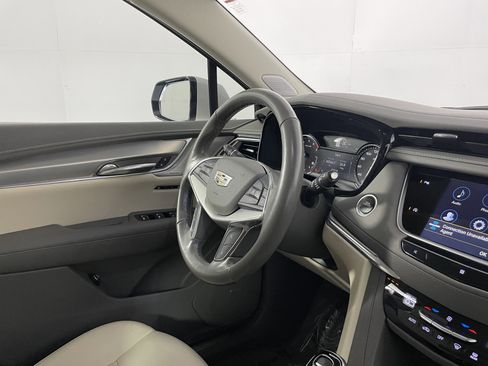 Used 2021 Cadillac XT5 Premium Luxury image 10