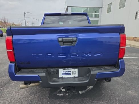 Used 2024 Toyota Tacoma TRD Off-Road image 8