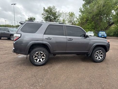 Used 2017 Toyota 4Runner TRD Off-Road AWD/4WD image 9