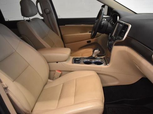 Used 2017 Jeep Grand Cherokee Limited w/ Luxury Group II AWD/4WD image 19