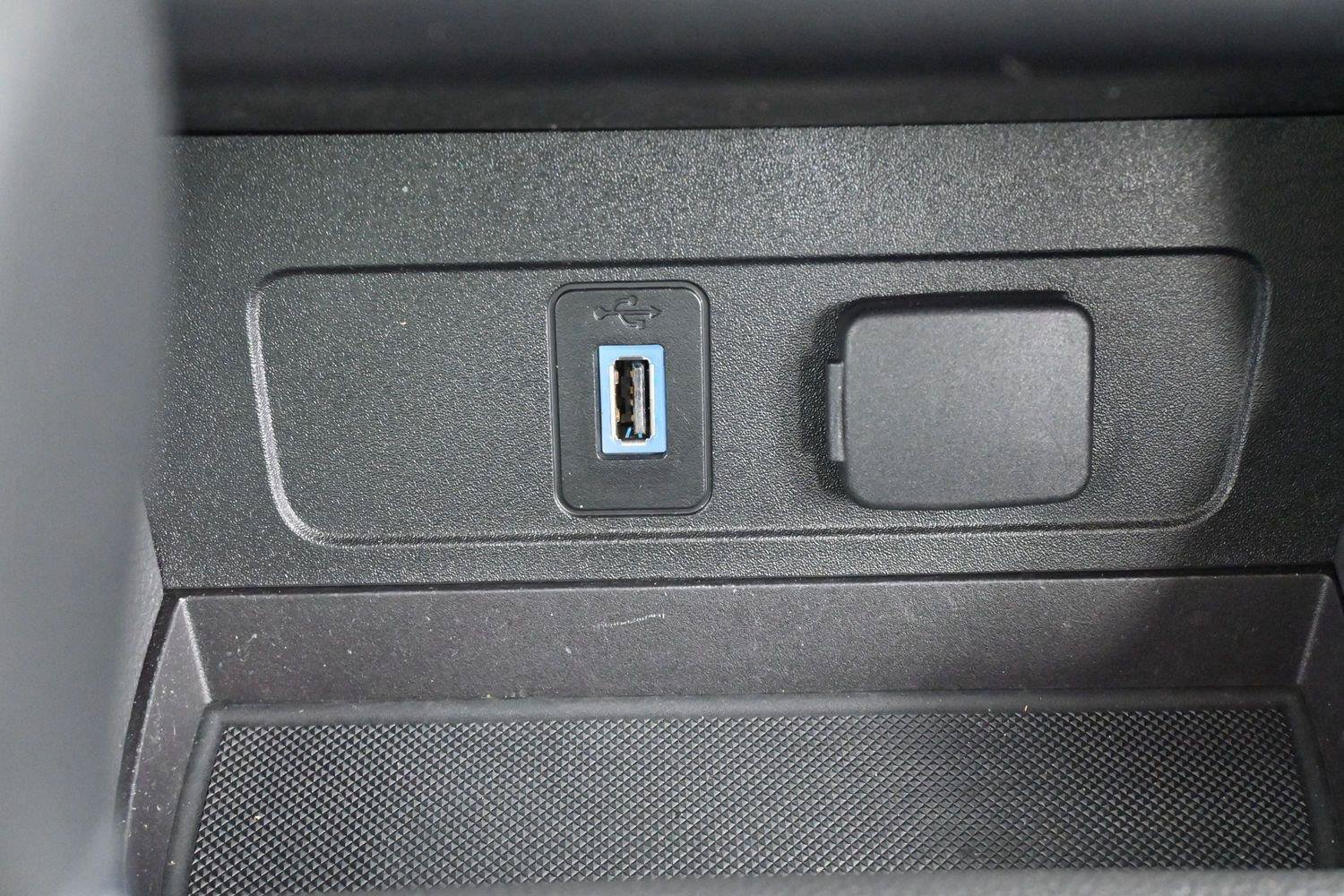 Used 2017 Ford Escape Titanium FWD image 27