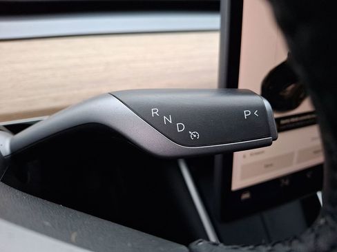 Used 2020 Tesla Model 3 Standard Range Plus image 14