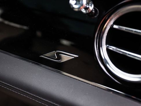 Used 2022 Bentley Bentayga image 49