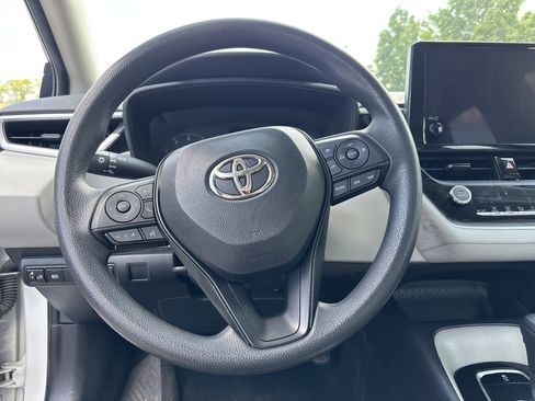 Used 2023 Toyota Corolla LE FWD image 16