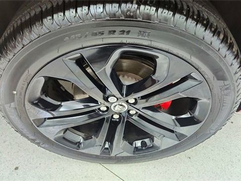 Used 2025 Jaguar F-PACE R-Dynamic S image 57