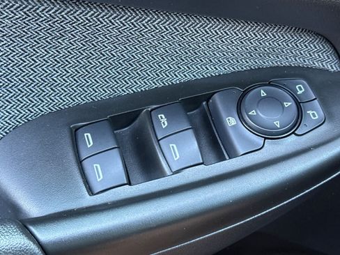 Used 2025 Chevrolet TrailBlazer LT AWD/4WD image 15