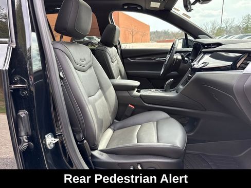 Used 2024 Cadillac XT6 Sport w/ Technology Package image 33