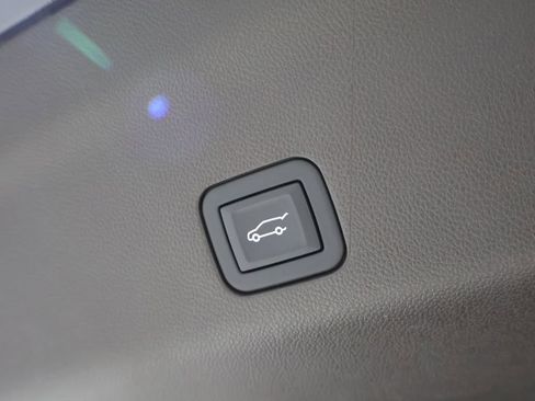 Used 2024 GMC Yukon Denali w/ Denali Reserve Package AWD/4WD image 22