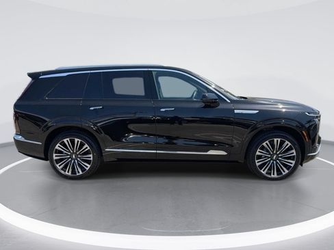 Used 2026 Cadillac Vistiq Premium Luxury AWD/4WD image 3