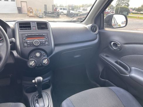 Used 2013 Nissan Versa SL image 10