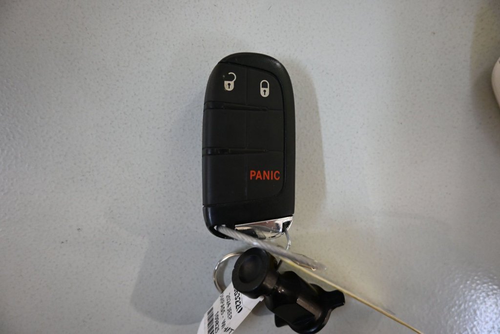 Used 2024 Jeep Compass Latitude AWD/4WD image 9