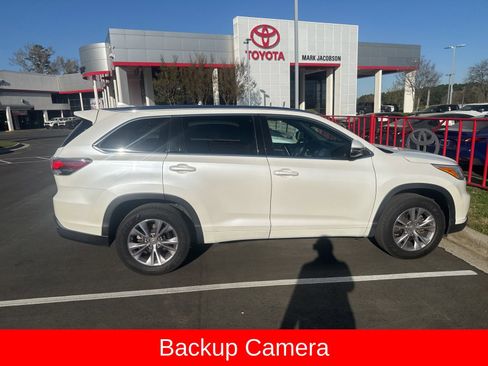 Used 2015 Toyota Highlander XLE FWD image 4