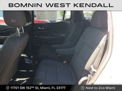 Used 2022 GMC Acadia SLE w/ Driver Convenience Package image 18