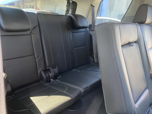 Used 2018 Chevrolet Tahoe LT w/ Luxury Package RWD image 17