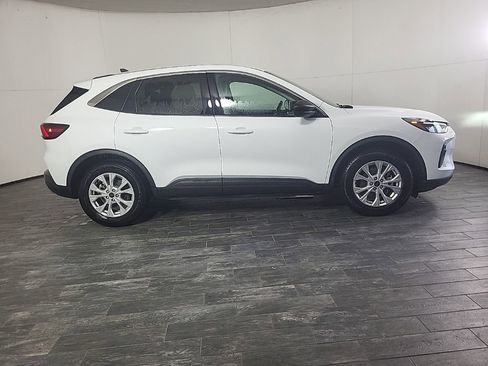 Used 2024 Ford Escape Active image 4