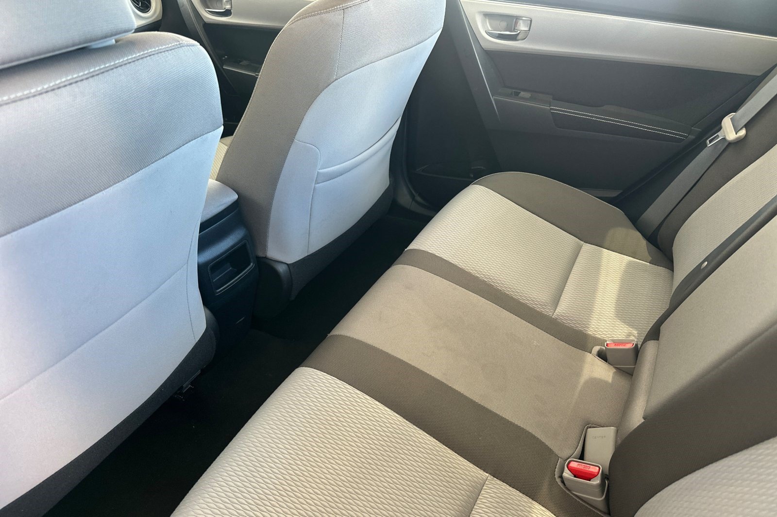 Used 2019 Toyota Corolla LE FWD image 15