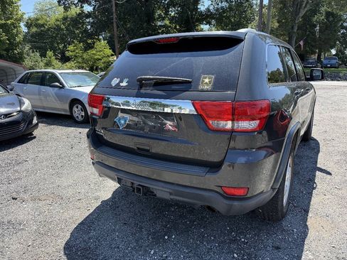 Used 2011 Jeep Grand Cherokee Laredo AWD/4WD image 9