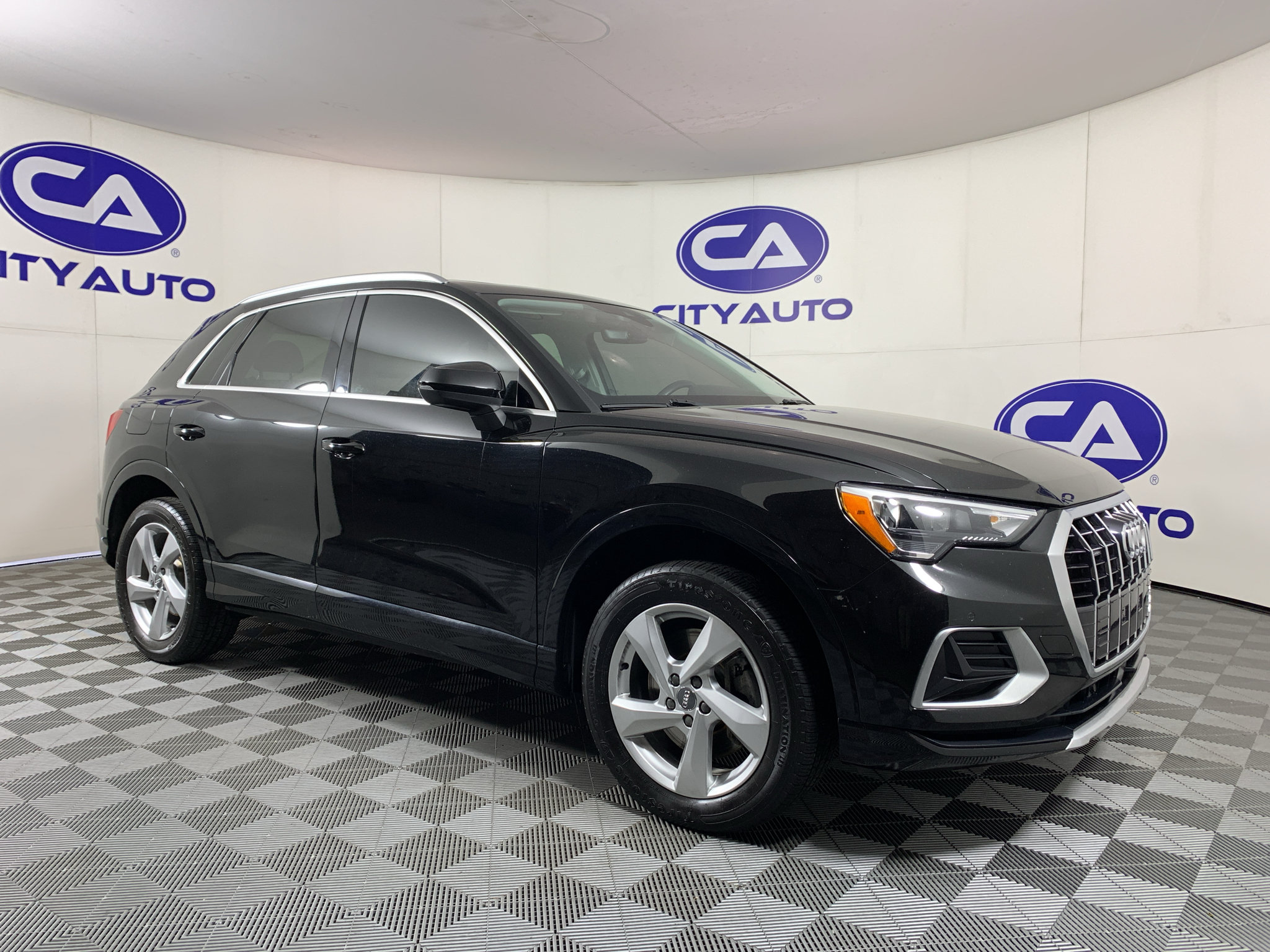 Used 2020 Audi Q3 2.0T Premium AWD/4WD image 1