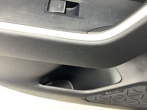 Used 2022 Toyota RAV4 XLE image 36