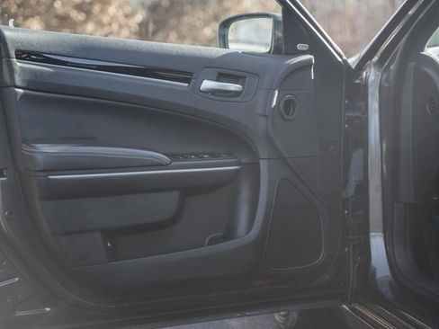 Used 2023 Chrysler 300 S image 38