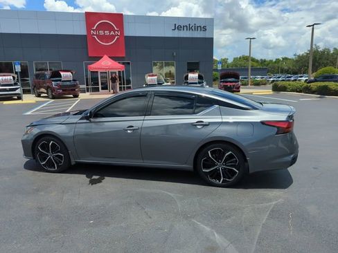 Certified 2023 Nissan Altima 2.5 SR FWD image 10