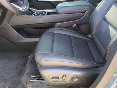 Used 2024 Chevrolet Traverse Z71 image 19