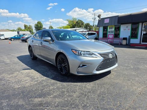 Used 2018 Lexus ES 350 w/ Ultra Luxury Package FWD image 7