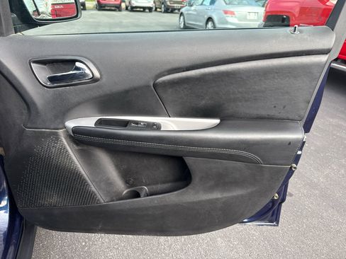 Used 2017 Dodge Journey SXT w/ Comfort/Convenience Group image 19