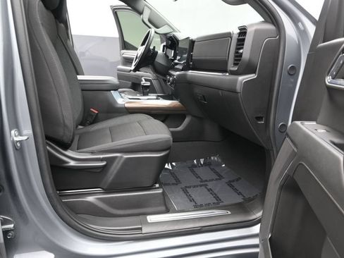 Used 2024 Chevrolet Silverado 1500 LT RWD image 17