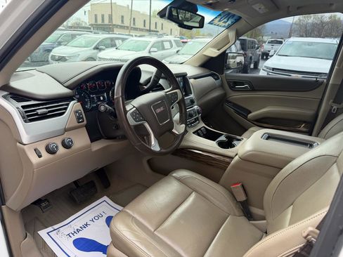 Used 2020 GMC Yukon XL SLT w/ Open Road Package image 10
