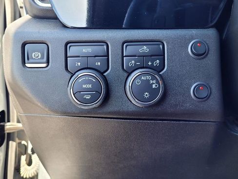 Used 2024 Chevrolet Silverado 1500 LT AWD/4WD image 15