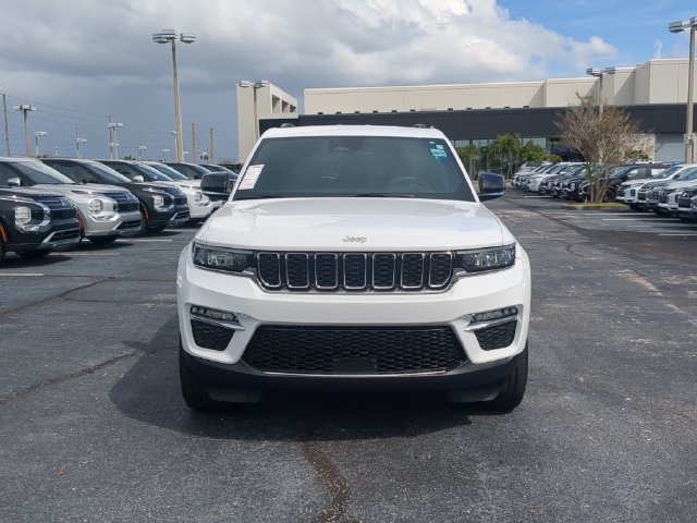 Used 2025 Jeep Grand Cherokee Limited RWD image 3