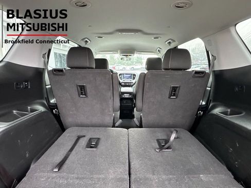 Used 2020 GMC Acadia SLE w/ Driver Convenience Package image 28