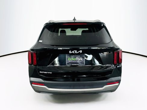 Used 2024 Kia Sorento S FWD image 7