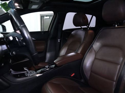 Used 2018 INFINITI QX30 Premium w/ Navigation Package image 14