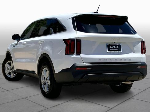 Used 2022 Kia Sorento LX image 12