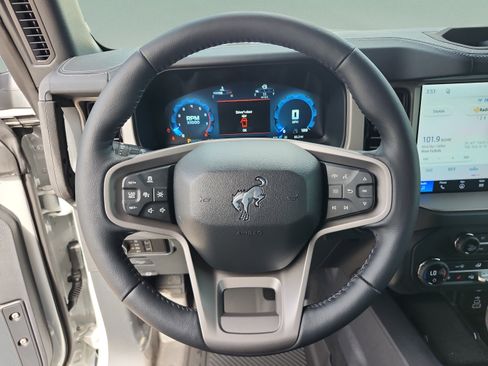 New 2026 Ford Bronco Outer Banks w/ Sasquatch Package AWD/4WD image 9