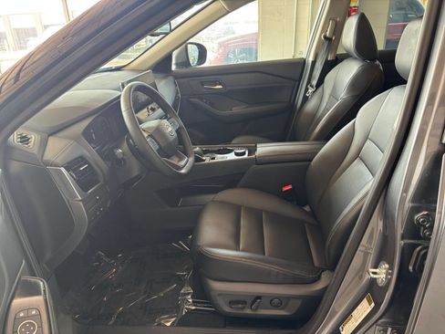 Used 2026 Nissan Rogue SL AWD/4WD image 29