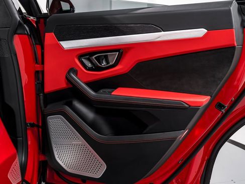 Used 2019 Lamborghini Urus image 37