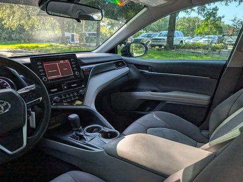 Used 2021 Toyota Camry LE FWD image 11